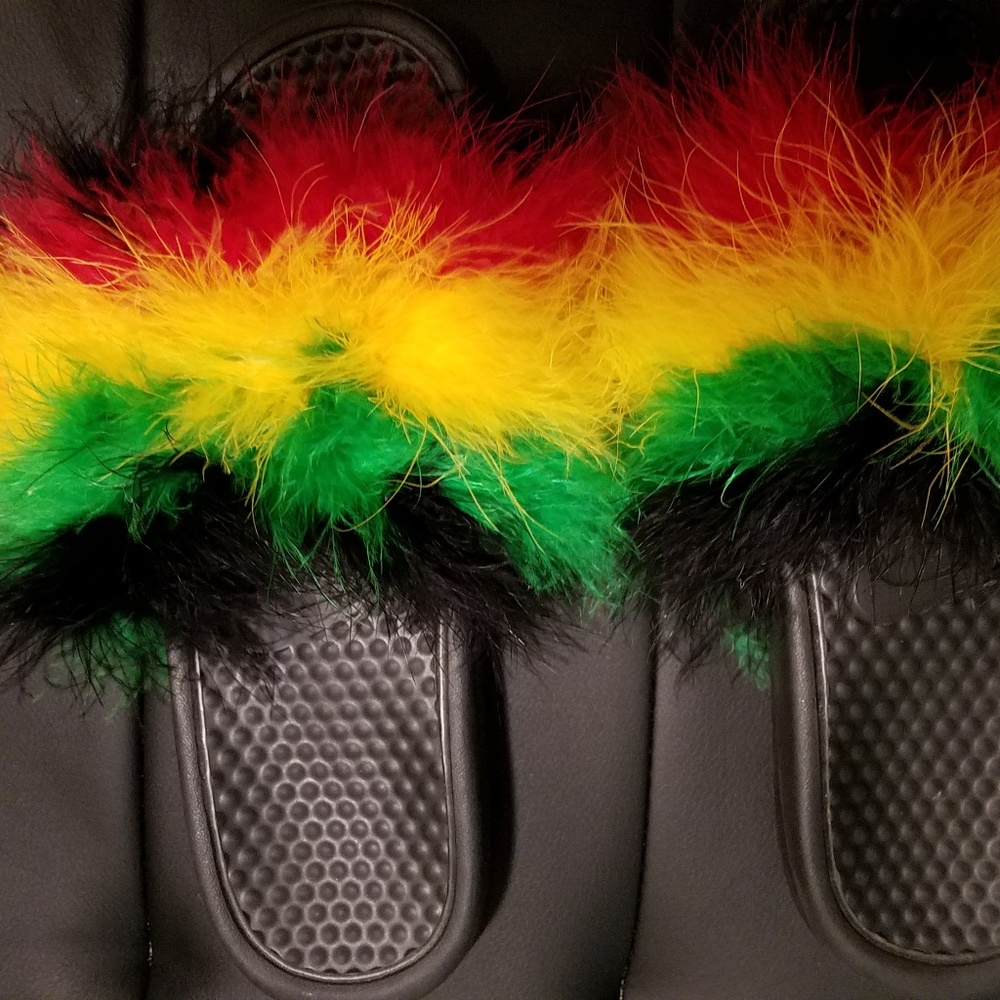 Rasta nike fur slides